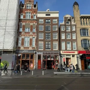 Woning aan de Damrak te Amsterdam