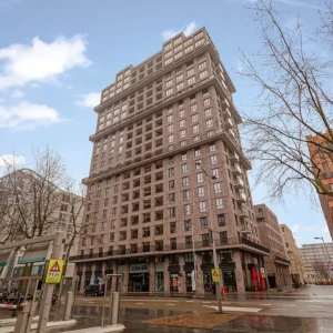 Woning aan de Gustav Mahlerlaan te Amsterdam