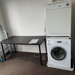 Woning aan de Haarlemmermeerstraat te Amsterdam