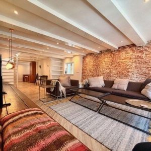 Woning aan de Haarlemmerstraat te Amsterdam