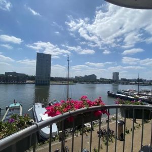 Woning aan de Levantkade te Amsterdam