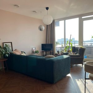 Woning aan de Maashavenweg te Rotterdam