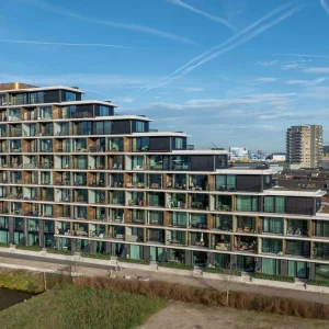 Woning aan de Pampuskade te Rotterdam