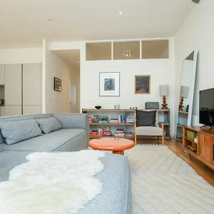 Woning aan de Tolstraat te Amsterdam