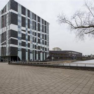 Woning aan de Van Leijenberghlaan te Amsterdam
