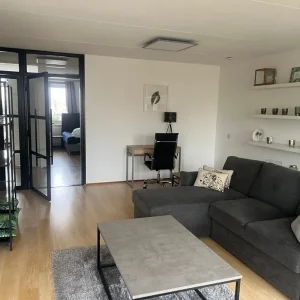 Woning aan de Waldeck Pyrmontkade te Den Haag