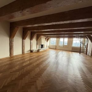Woning aan de Damrak te Amsterdam