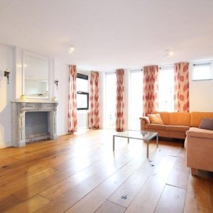 Woning aan de Dorpsstraat te Amstelveen