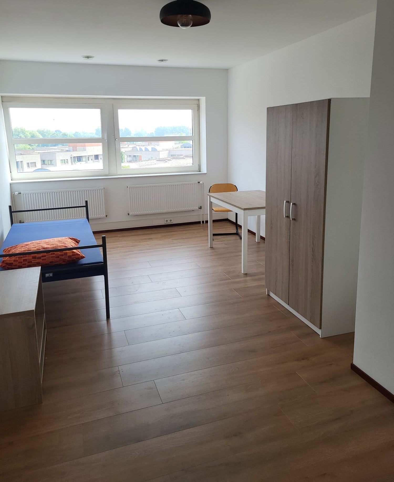 Woning aan de Duivendrechtsekade te Amsterdam