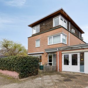 Woning aan de Eisdenstraat te Amsterdam