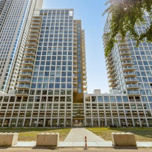 Woning aan de Gedempte Zalmhaven te Rotterdam