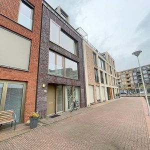 Woning aan de Graaf Floriskade te Delft
