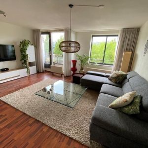 Woning aan de Kempenlaan te Amsterdam