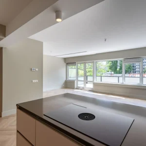 Woning aan de Kruiskade te Rotterdam