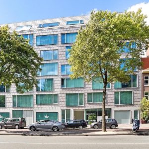 Woning aan de Valkenburgerstraat te Amsterdam