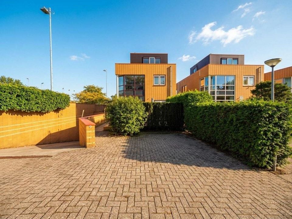 Woning aan de Bovenkerkerweg te Amstelveen