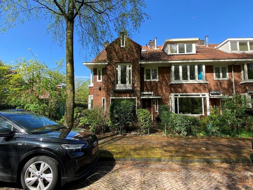 Woning aan de De Ruwiellaan te Amstelveen