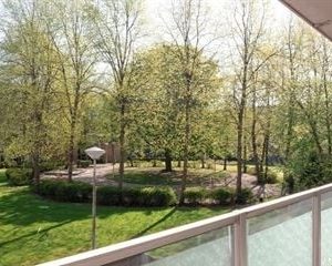 Woning aan de Dickenslaan te Amsterdam