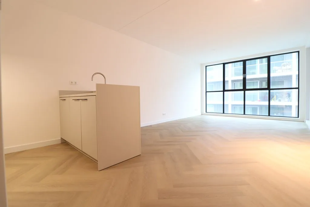 Woning aan de Dijkmeerlaan te Amsterdam