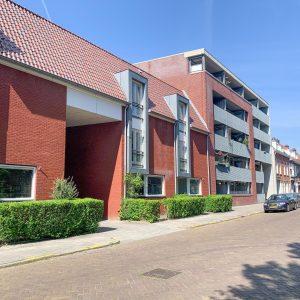 Woning aan de Helper Westsingel te Groningen