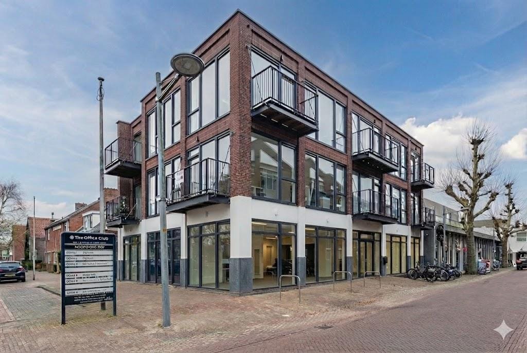 Woning aan de Hoofdweg te Nieuw-Vennep