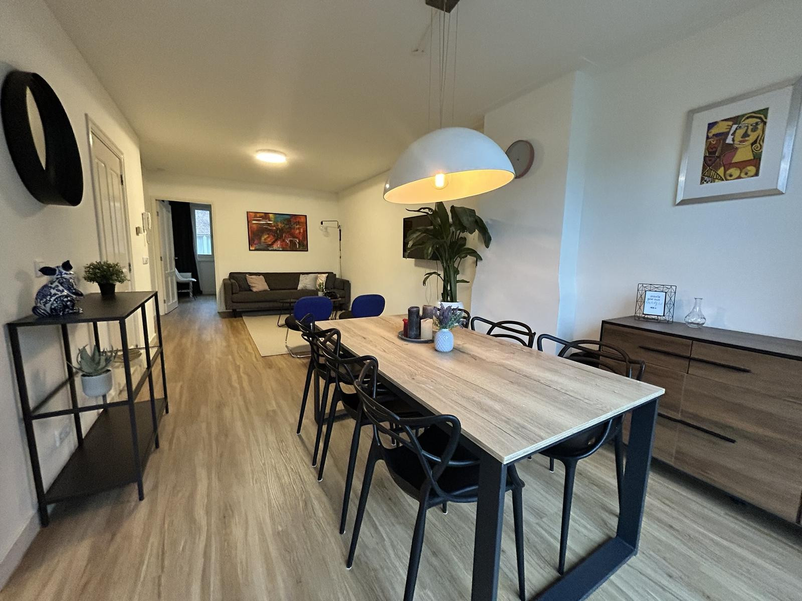 Woning aan de Karel du Jardinstraat te Amsterdam