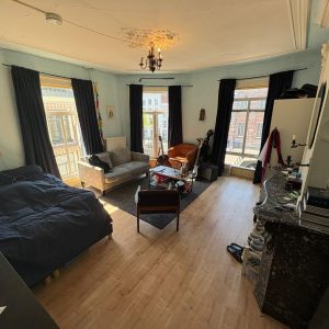 Woning aan de Kloksteeg te Leiden