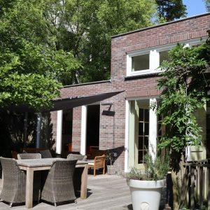 Woning aan de Leimuidenstraat te Amsterdam