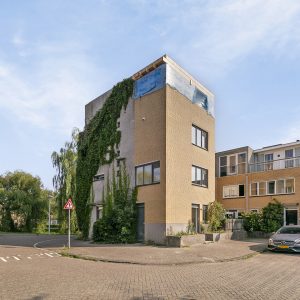 Woning aan de Maaseikstraat te Amsterdam