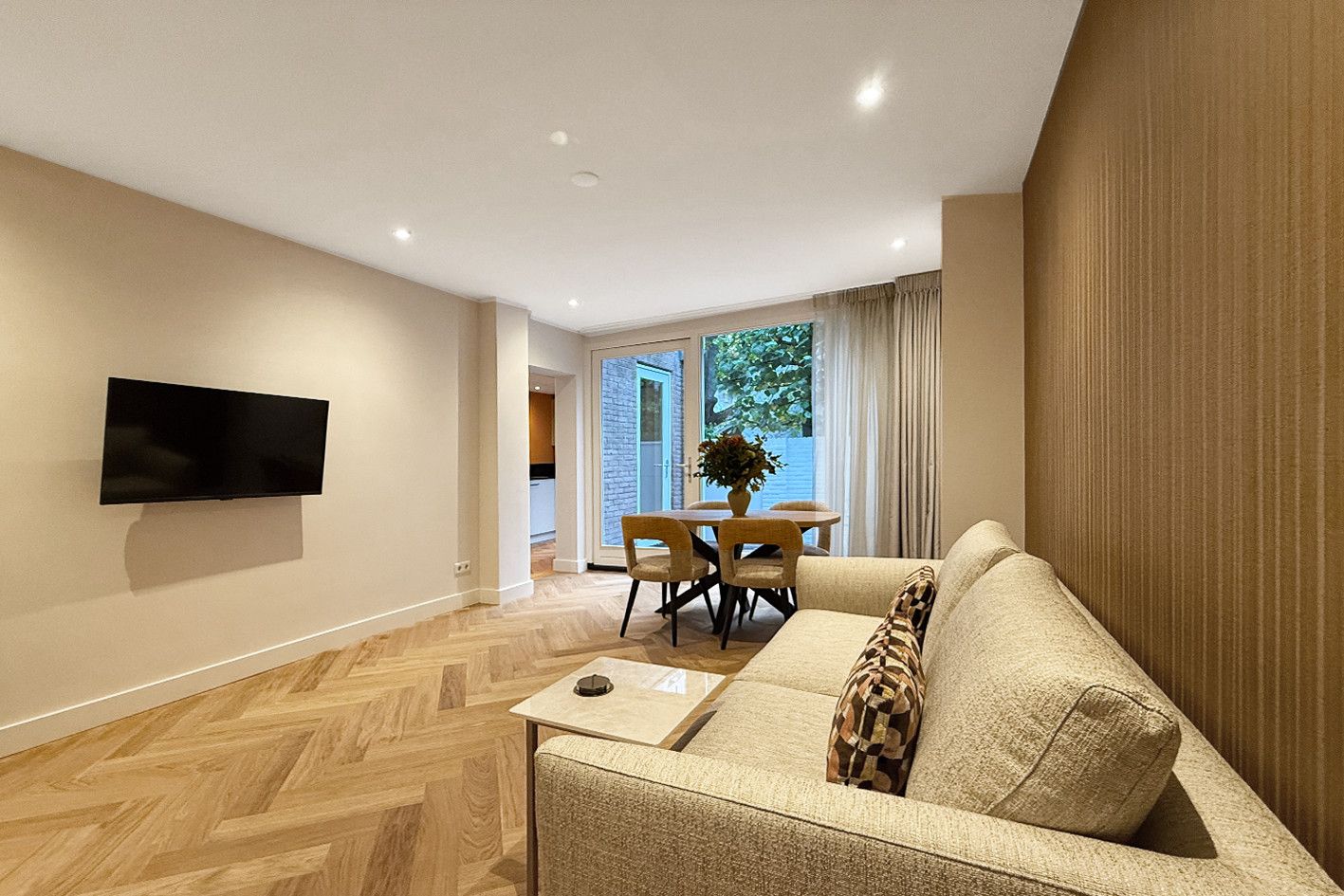 Woning aan de Nassauplein te Den Haag
