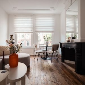 Woning aan de Oudezijds Achterburgwal te Amsterdam