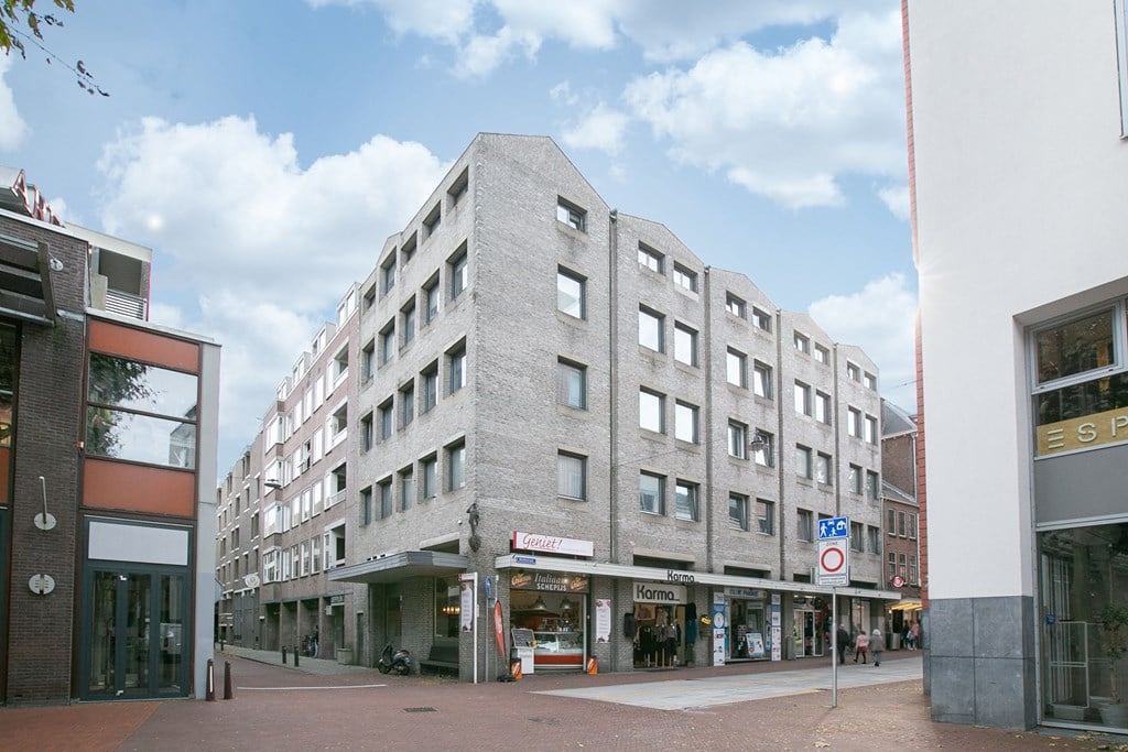 Woning aan de Burgemeester Loeffplein te Den Bosch