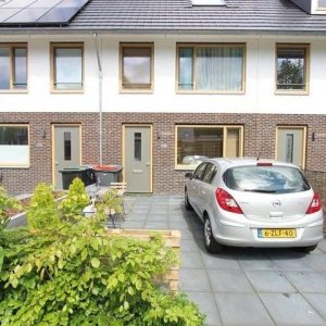 Woning aan de Clara Egginklaan te Uithoorn