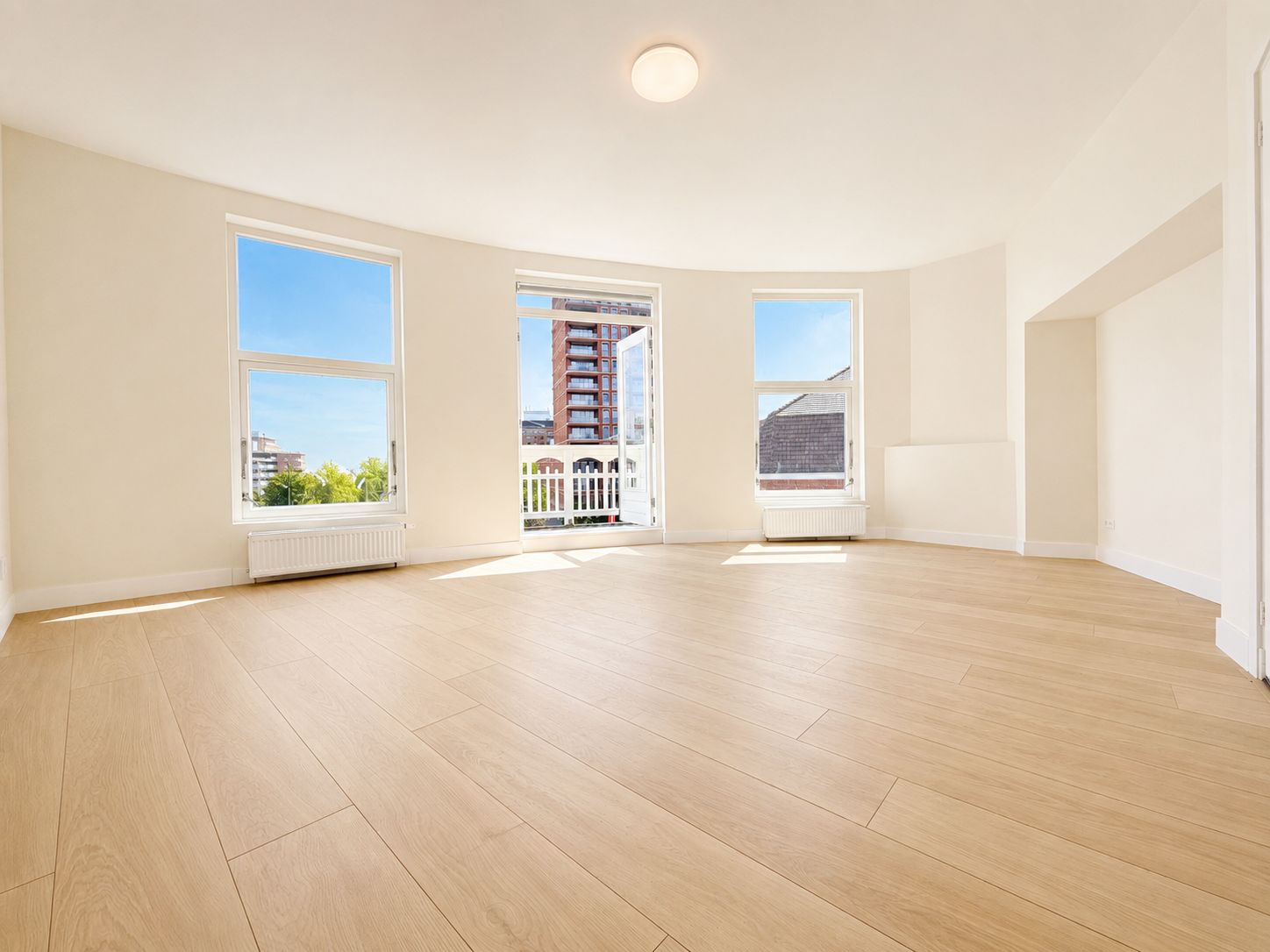 Woning aan de De Constant Rebecquestraat te Den Haag