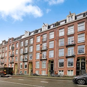 Woning aan de Hobbemakade te Amsterdam