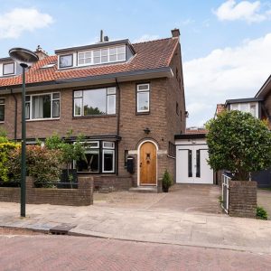 Woning aan de Hoekenburglaan te Voorburg