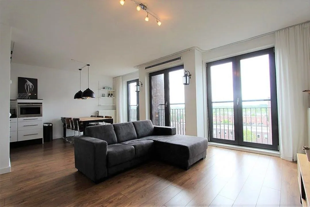 Woning aan de Julius Pergerstraat te Amsterdam