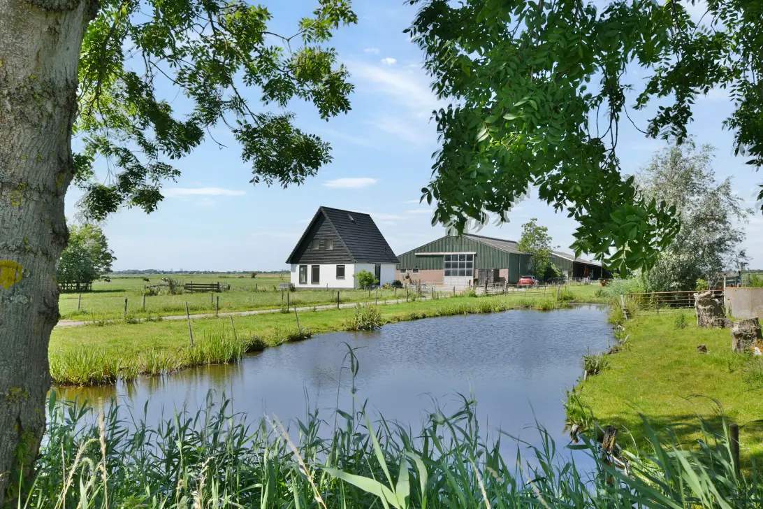 Woning aan de Kanaalweg te Landsmeer