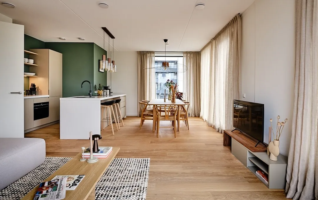 Woning aan de Koningin Wilhelminaplein te Amsterdam