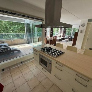 Woning aan de Laan van de Helende Meesters te Amstelveen