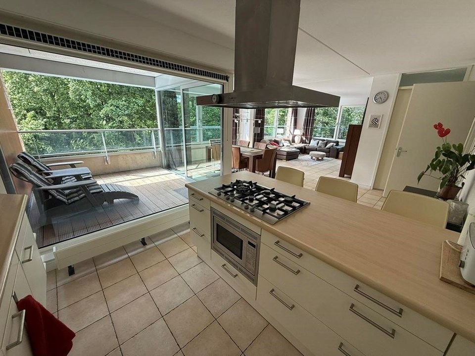 Woning aan de Laan van de Helende Meesters te Amstelveen
