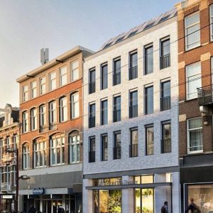 Woning aan de Middenweg te Amsterdam