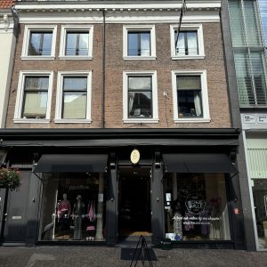 Woning aan de Oudkerkhof te Utrecht