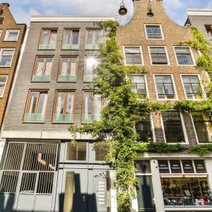 Woning aan de Reguliersdwarsstraat te Amsterdam