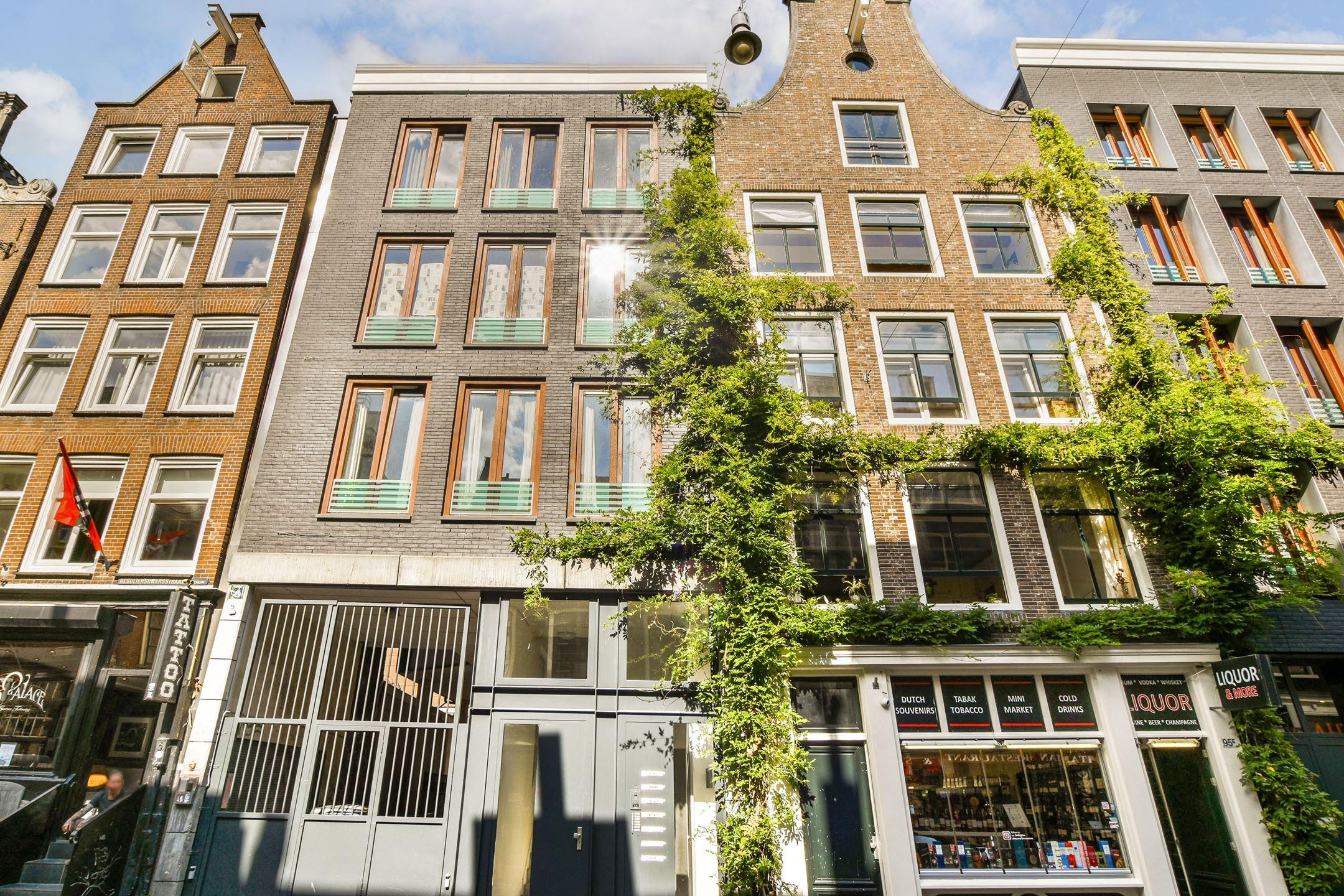 Woning aan de Reguliersdwarsstraat te Amsterdam
