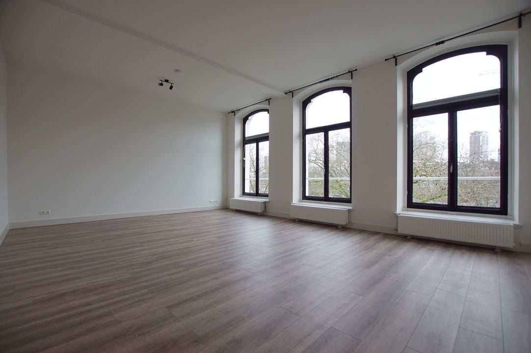 Woning aan de Schiedamsesingel te Rotterdam