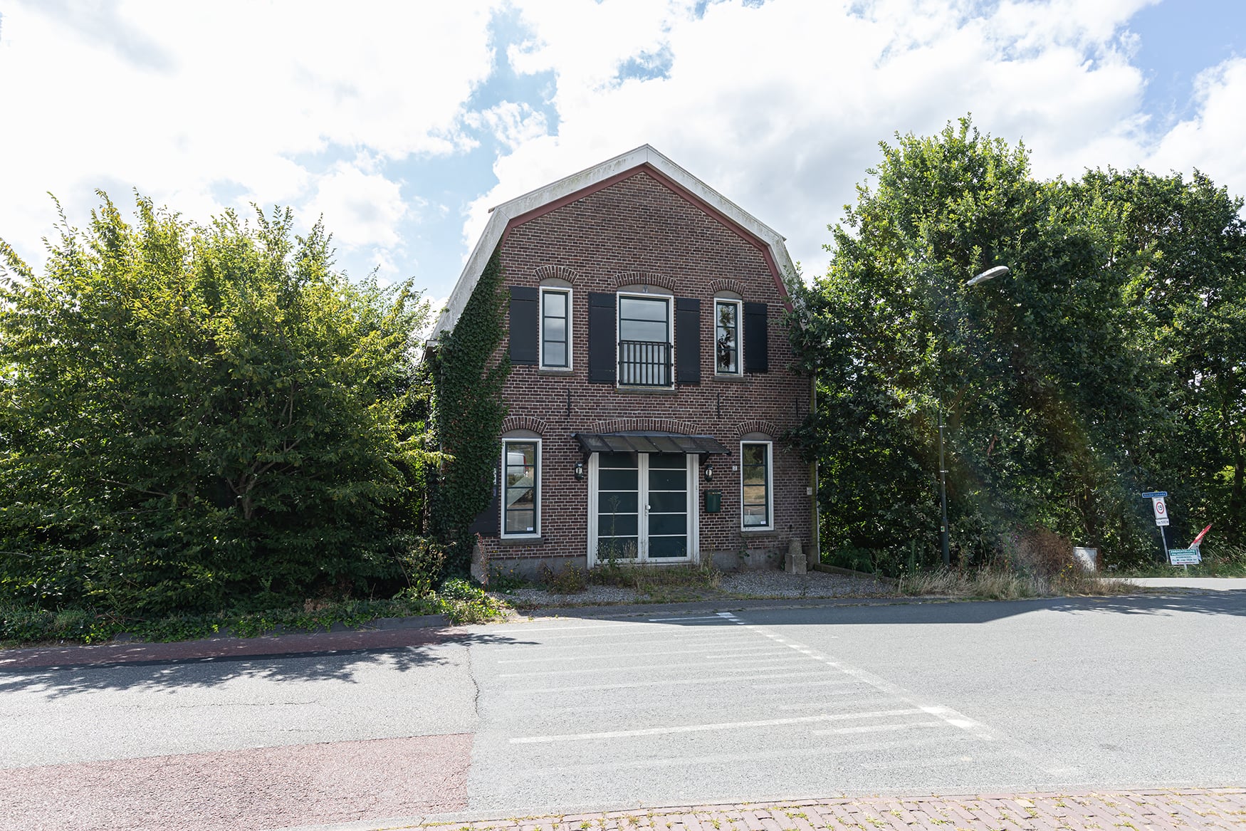 Woning aan de Sluis te Groot-Ammers