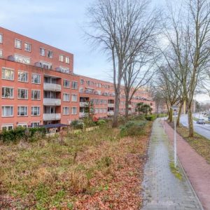 Woning aan de Suze Groenewegplantsoen te Amsterdam