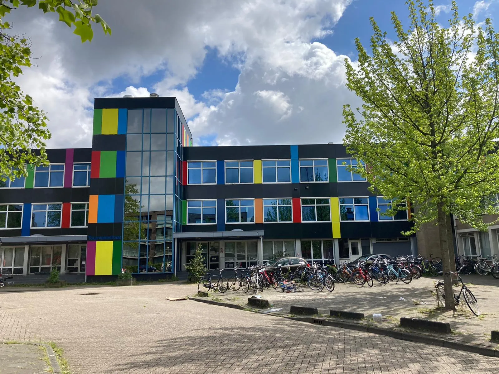 Woning aan de Tourniairestraat te Amsterdam