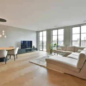 Woning aan de VOC-kade te Amsterdam